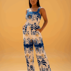 Macacão Pantalona Decote Reto